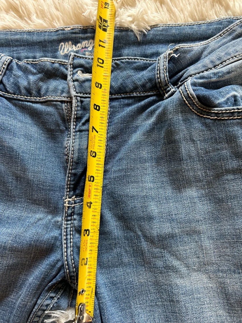 Wrangler Light Wash Boot Cut Jeans with Embroidered Back Pocket Size 11 - Picture 8 of 9